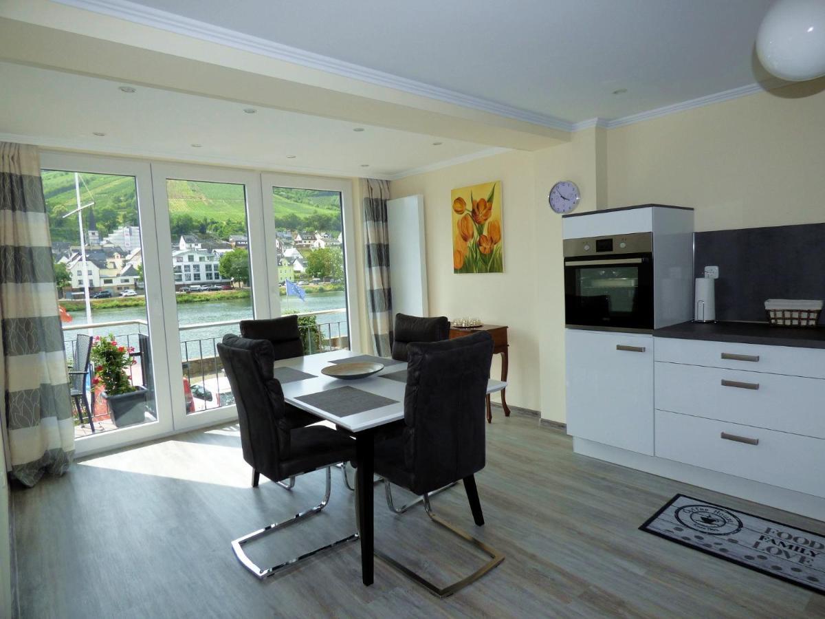 Ferienhaus Moselpromenade Zell Extérieur photo