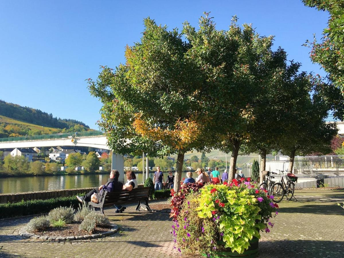 Ferienhaus Moselpromenade Zell Extérieur photo